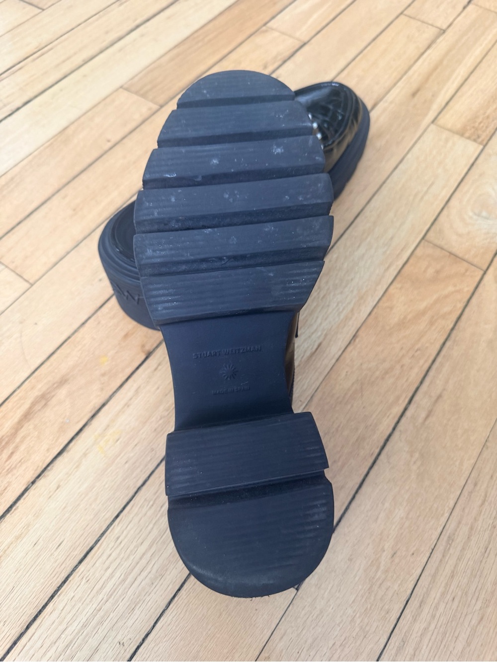 Stuart Weitzman Soho patent leather pearl-studded loafer mules in black. Sz 9 - Picture 7 of 8